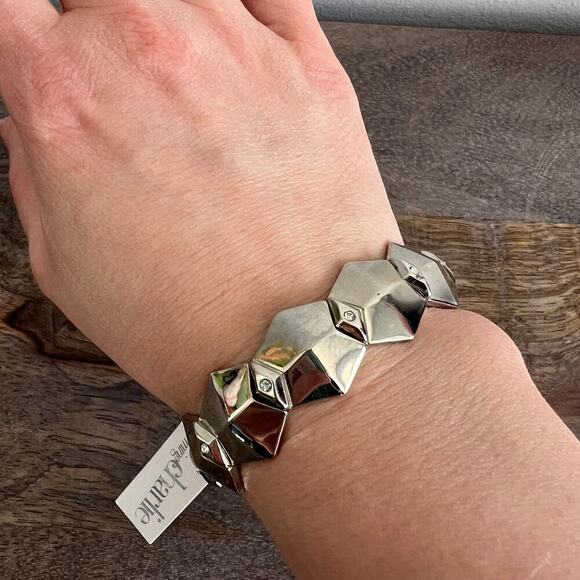 🍭6/$30 Charming Charlie Silver Rhinestone Studded Geometric Stretch Bracelet - Picture 6 of 7